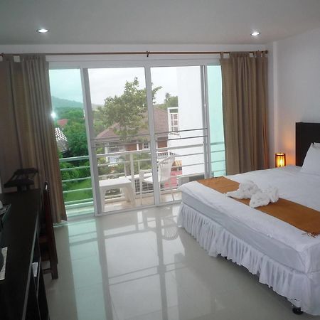 Baan Oui Phuket Guest House Nai Harn Экстерьер фото